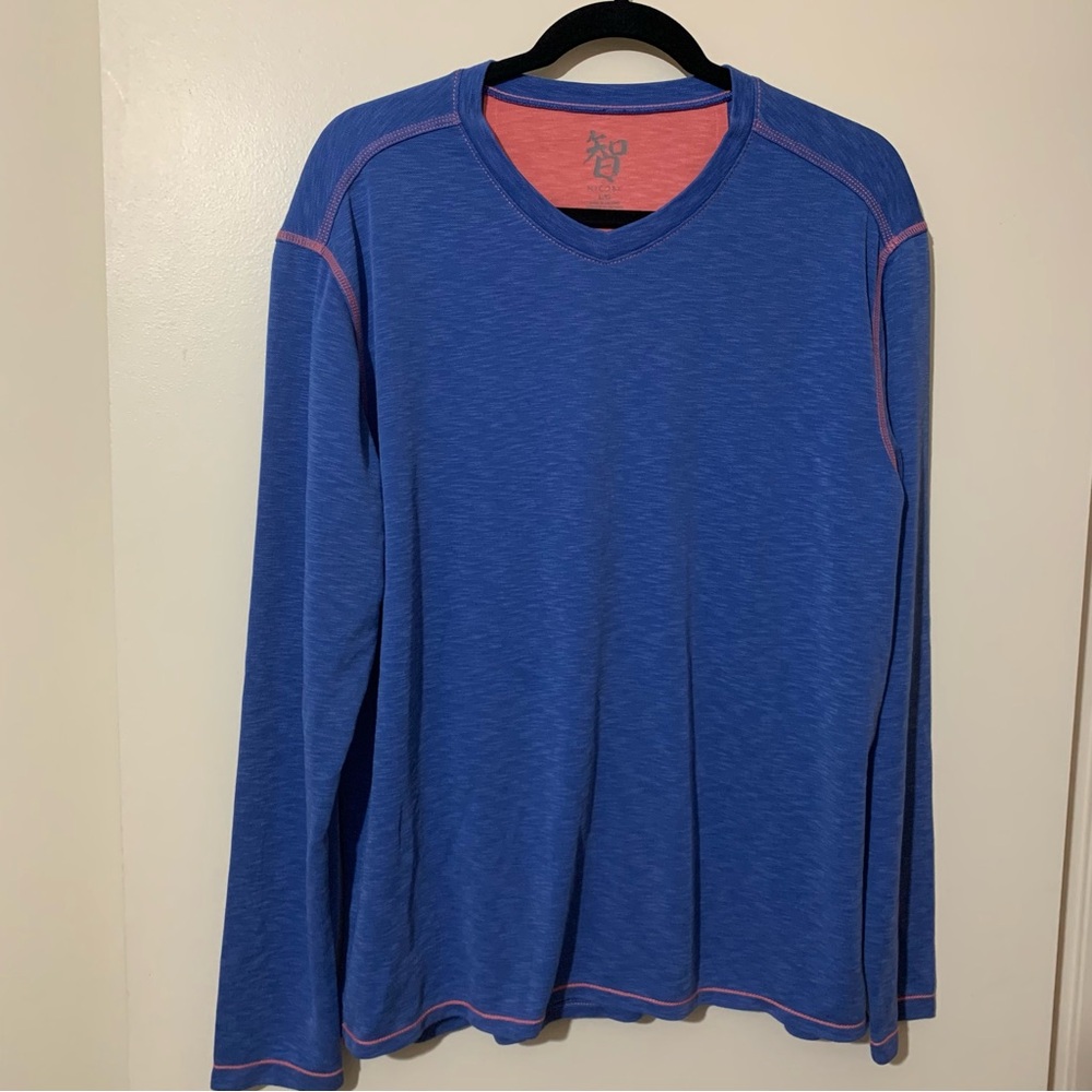 Nicoby V-Neck Long Sleeve T-Shirt in Blue with Contrast Seaming